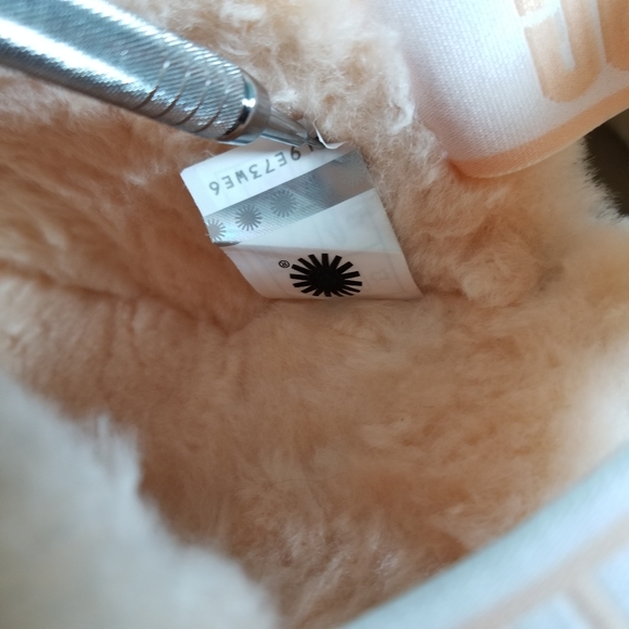 UGG Fluff Yeah Slide Slippers - Picture 6 of 9